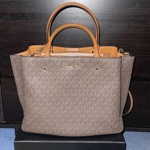 Micheal Kors Arielle Large Logo Satchel